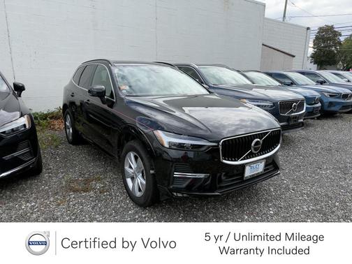 2022 Volvo XC60 B5 Momentum