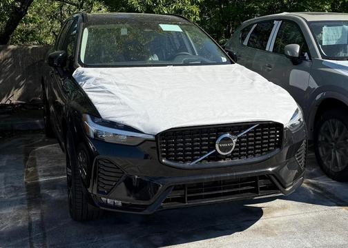 2025 Volvo XC60 B5 Ultra