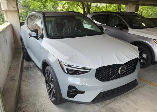 2026 Volvo XC40 B5 Ultra