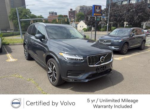 2022 Volvo XC90 T6 Momentum 7 Passenger