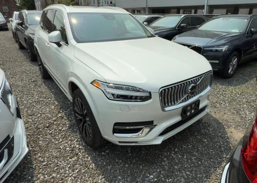 2023 Volvo XC90 Recharge Plug-In Hybrid T8 Plus Bright Theme 7-Seater