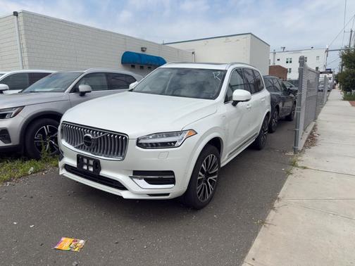 2023 Volvo XC90 Recharge Plug-In Hybrid T8 Plus Bright Theme 7-Seater