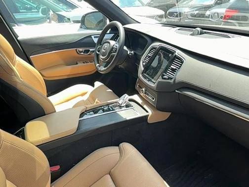 2023 Volvo XC90 B6 Ultimate 7-Seater