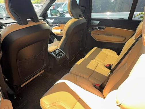 2023 Volvo XC90 B6 Ultimate 7-Seater