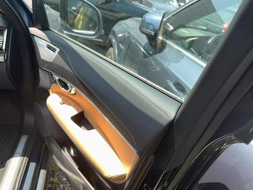 2023 Volvo XC90 B6 Ultimate 7-Seater