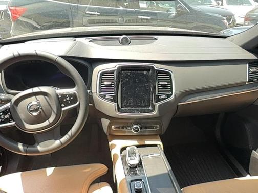 2023 Volvo XC90 B6 Ultimate 7-Seater