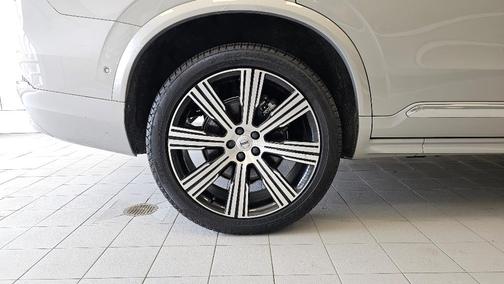 2023 Volvo XC90 Recharge Plug-In Hybrid T8 Plus 6-Seater