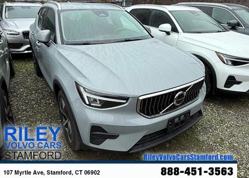 2024 Volvo XC40 B5 Core