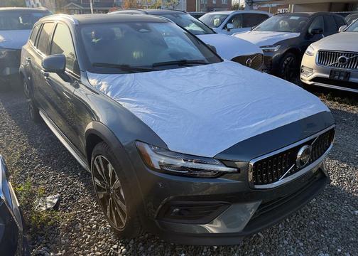 2026 Volvo V60 Cross Country B5 Ultra