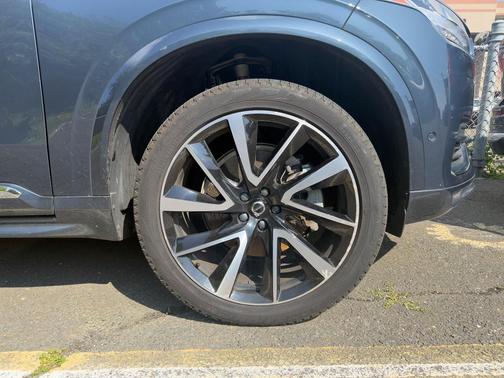 2024 Volvo XC90 B6 Plus Bright Theme 7-Seater