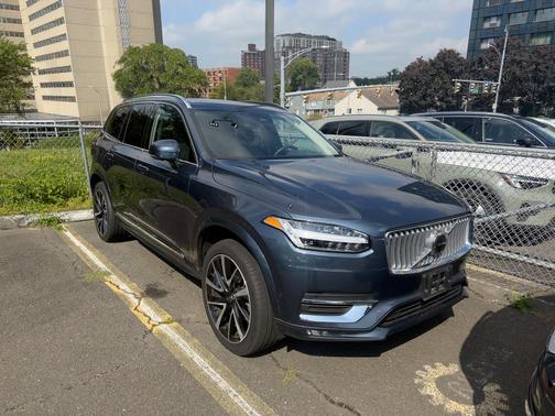 2024 Volvo XC90 B6 Plus Bright Theme 7-Seater