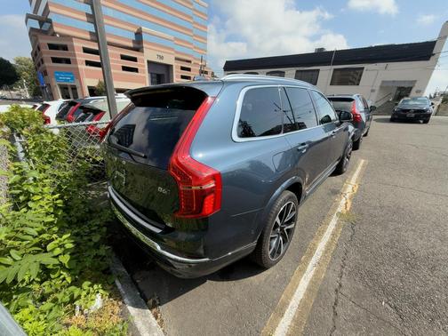 2024 Volvo XC90 B6 Plus Bright Theme 7-Seater