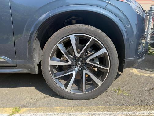 2024 Volvo XC90 B6 Plus Bright Theme 7-Seater