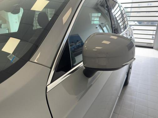 2024 Volvo XC90 Recharge Plug-In Hybrid T8 Plus Bright Theme 7-Seater
