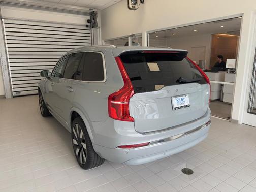 2024 Volvo XC90 Recharge Plug-In Hybrid T8 Plus Bright Theme 7-Seater