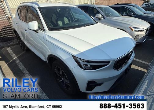 2024 Volvo XC40 B5 Core