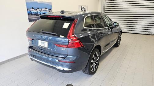 2023 Volvo XC60 B5 Plus Bright Theme