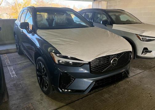 2026 Volvo XC60 B5 Plus