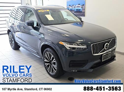 2022 Volvo XC90 T6 Momentum 7 Passenger