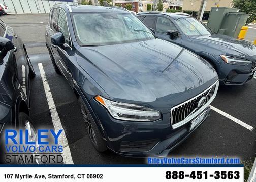 2022 Volvo XC90 T6 Momentum 7 Passenger
