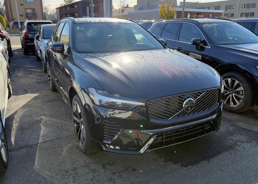 2026 Volvo XC60 B5 Plus