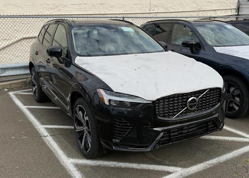 2025 Volvo XC60 Plug-In Hybrid T8 Ultra