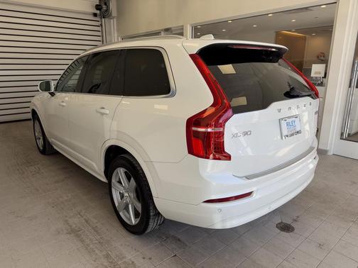 2023 Volvo XC90 B5 Core