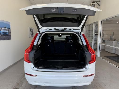 2023 Volvo XC90 B5 Core