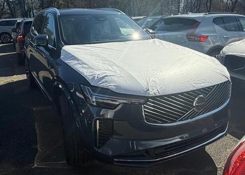 2025 Volvo XC90 B6 Plus 7-Seater