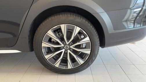 2023 Volvo V90 Cross Country B6 Plus