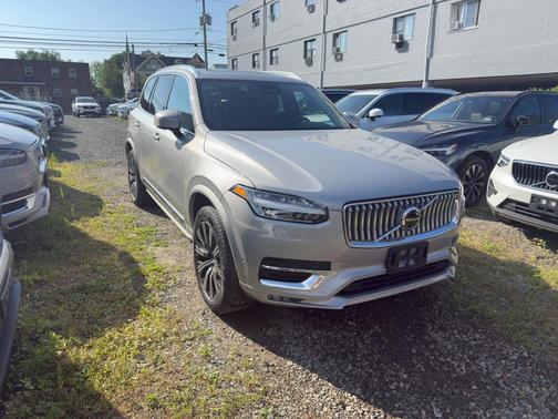 2024 Volvo XC90 B5 Plus Bright Theme