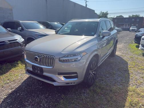 2024 Volvo XC90 B5 Plus Bright Theme