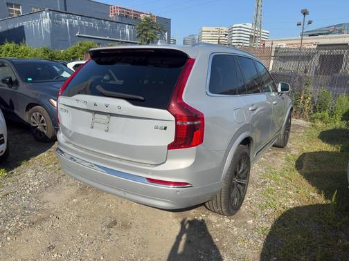 2024 Volvo XC90 B5 Plus Bright Theme
