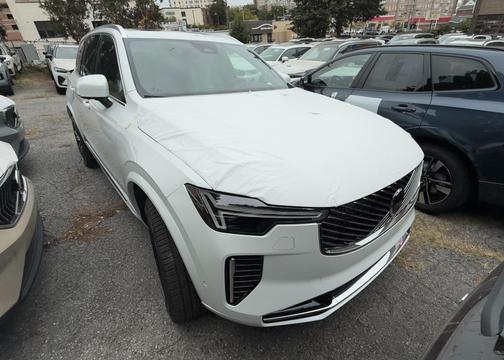 2026 Volvo XC90 B6 Plus 7-Seater