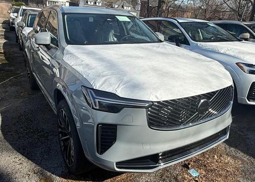 2025 Volvo XC90 B6 Plus 7-Seater