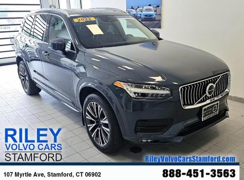 2022 Volvo XC90 T6 Momentum 7 Passenger