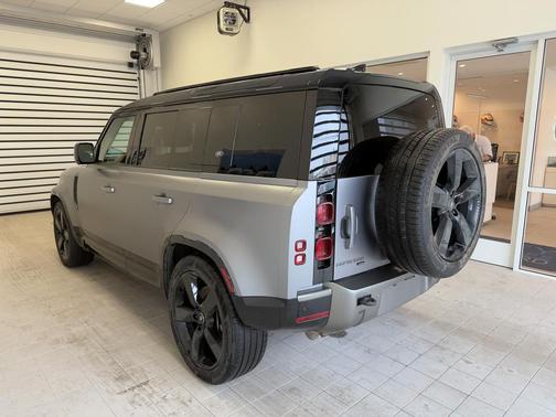 2023 Land Rover Defender 110 X-Dynamic SE