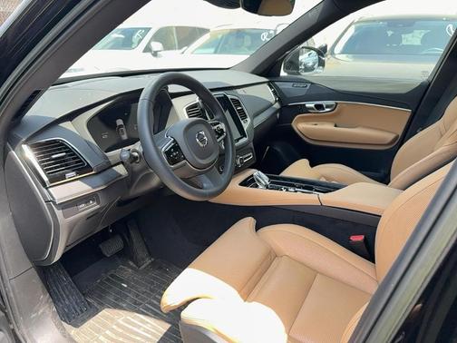 2024 Volvo XC90 Recharge Plug-In Hybrid T8 Ultimate Bright Theme 7-Seater