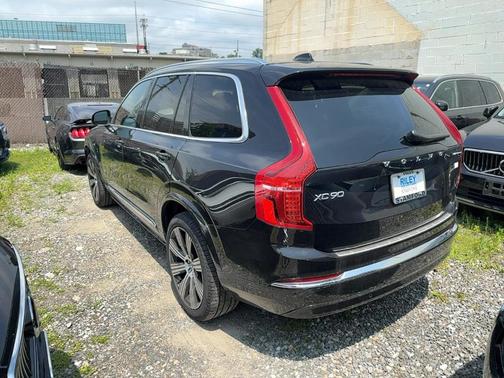 2024 Volvo XC90 Recharge Plug-In Hybrid T8 Ultimate Bright Theme 7-Seater
