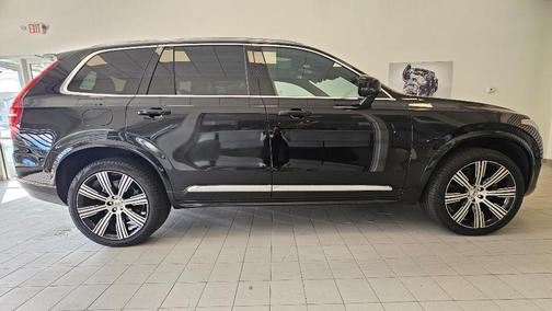 2024 Volvo XC90 Recharge Plug-In Hybrid T8 Ultimate Bright Theme 7-Seater