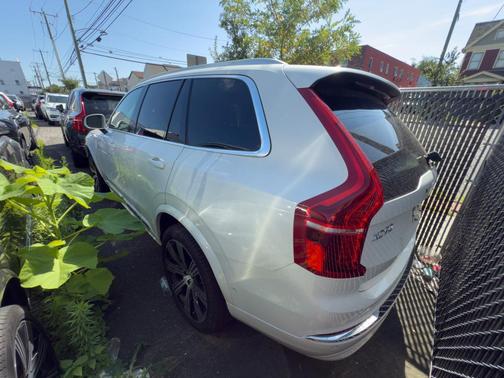 2023 Volvo XC90 B6 Ultimate 7-Seater