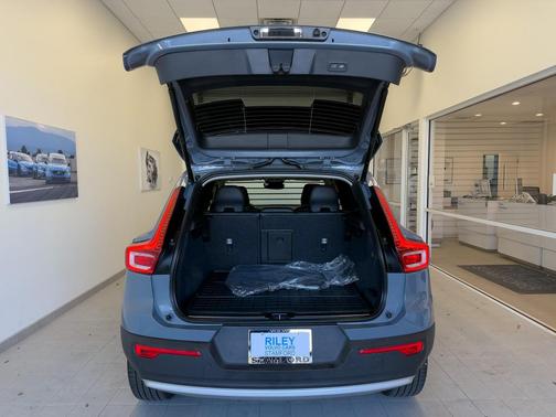 Thunder Gray 2023 Volvo XC40 B5 Plus Bright Theme