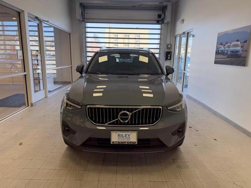 Thunder Gray 2023 Volvo XC40 B5 Plus Bright Theme