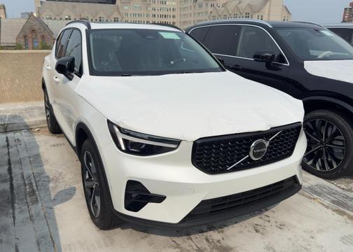2026 Volvo XC40 B5 Plus