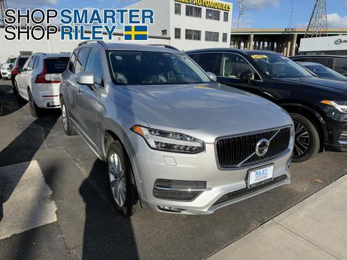 2018 Volvo XC90 T6 Momentum