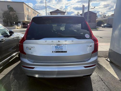 2018 Volvo XC90 T6 Momentum