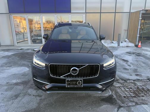 2019 Volvo XC90 T6 Momentum