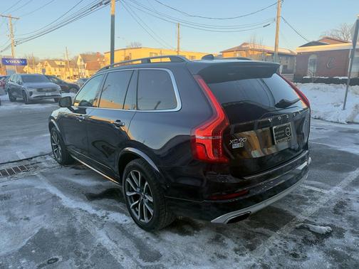 2019 Volvo XC90 T6 Momentum