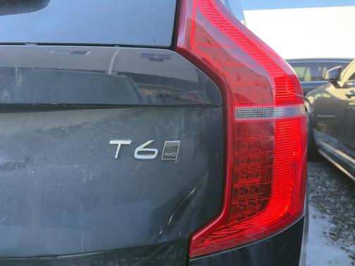 2019 Volvo XC90 T6 Momentum