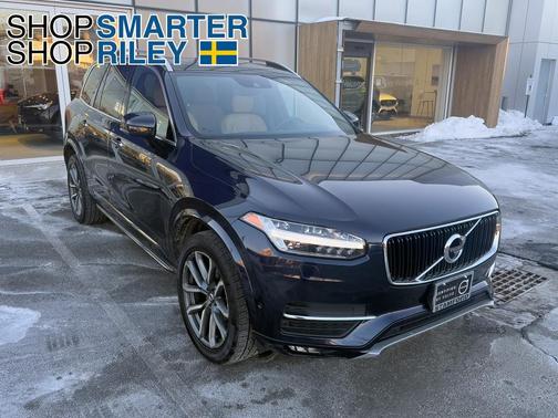 2019 Volvo XC90 T6 Momentum
